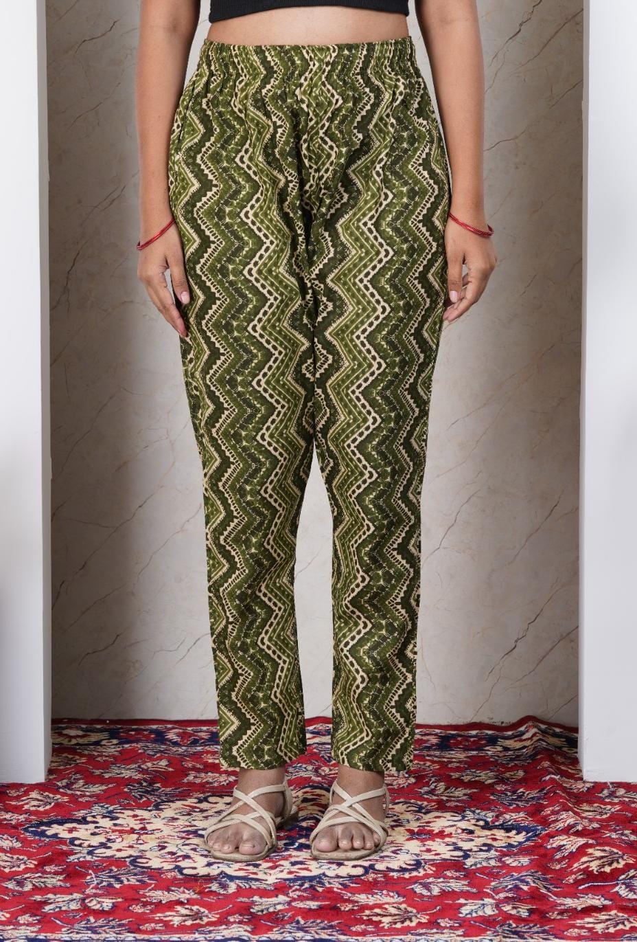 Mehndi Green Soft Printed Cotton Kurta Set for Women | Office &amp; Daily Wear